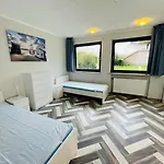 Boardinghouse 3* كيفالير